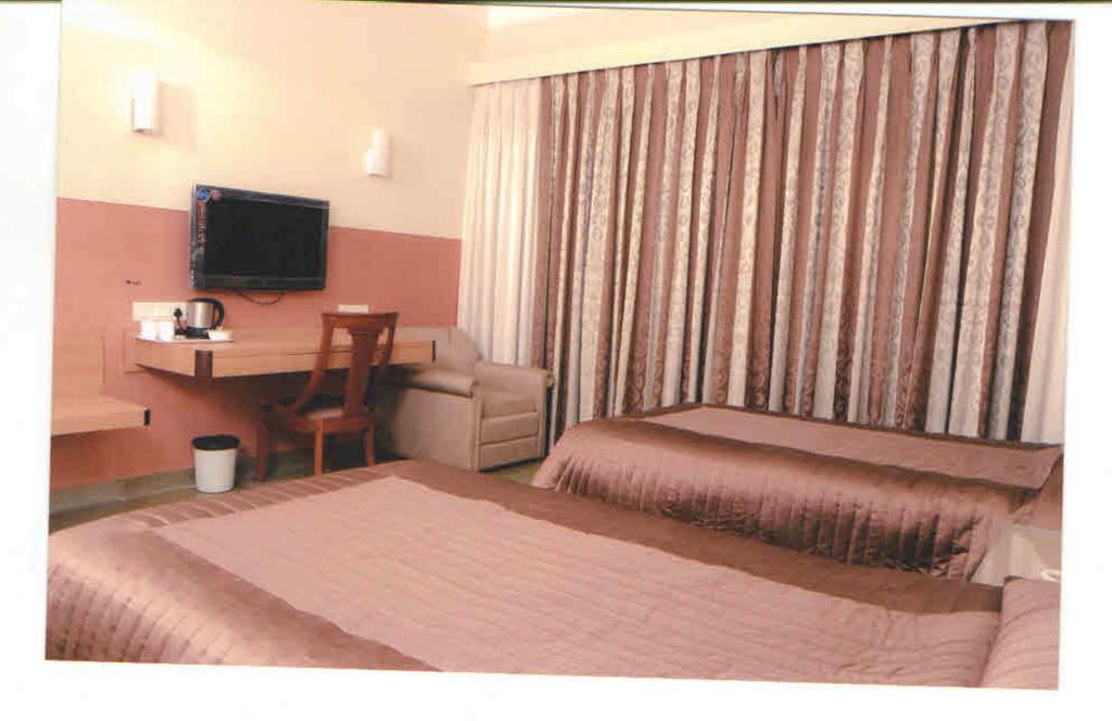 Khimji Bhagwandas Arogyabhavan Hotel Nashik Phòng bức ảnh